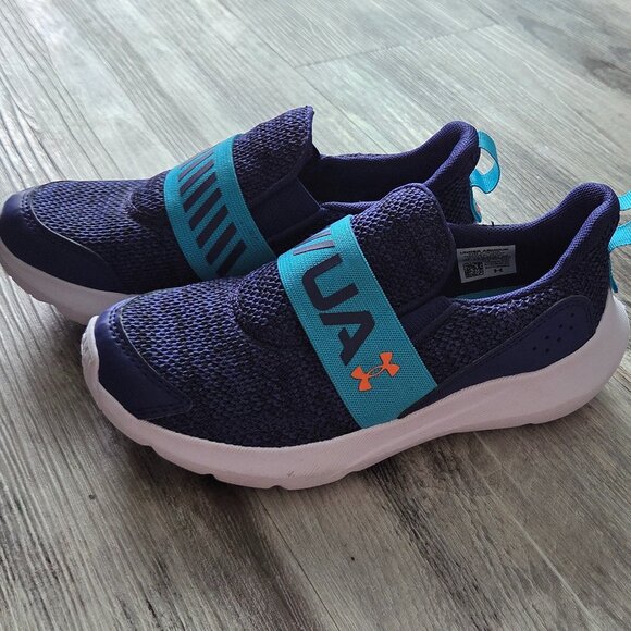 Under armour youth sneakers - Picture 1 of 4